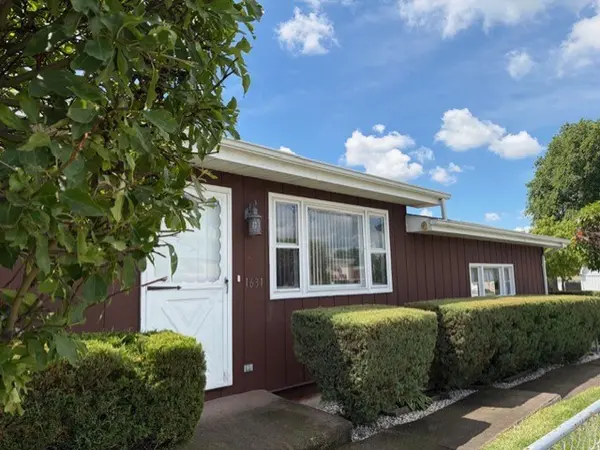 1631 N Oak AVE, Round Lake Beach, IL 60073