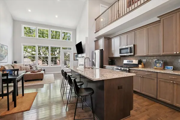 1814 Torrey Pkwy, Libertyville, IL 60048