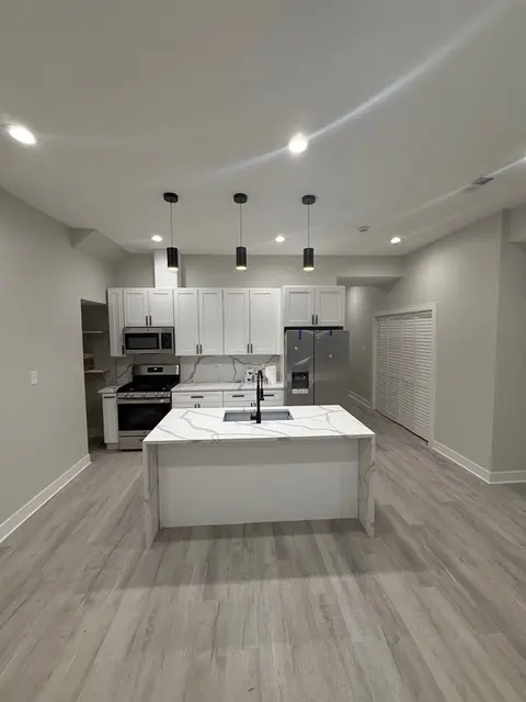 2933 W Lexington ST #1, Chicago, IL 60612