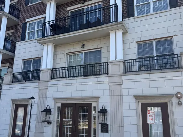 400 McDaniels CIR #405, Clarendon Hills, IL 60514