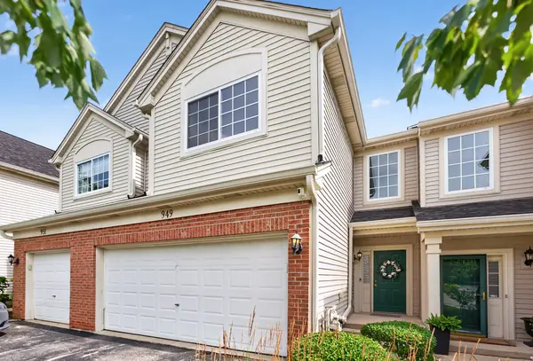 949 Tanager CT, Glen Ellyn, IL 60137
