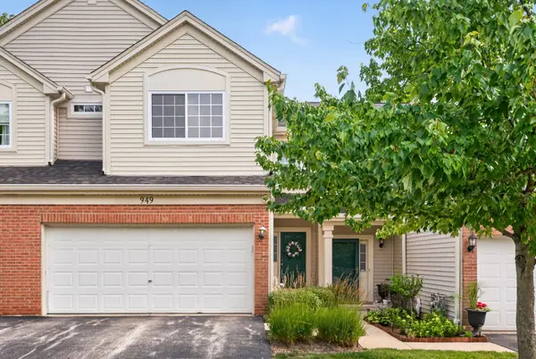 949 Tanager CT, Glen Ellyn, IL 60137