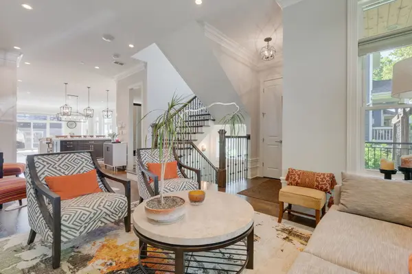 4037 N Richmond ST, Chicago, IL 60618