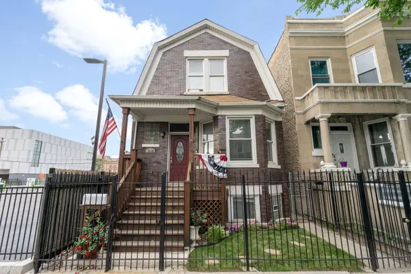 4250 W Monroe ST, Chicago, IL 60624