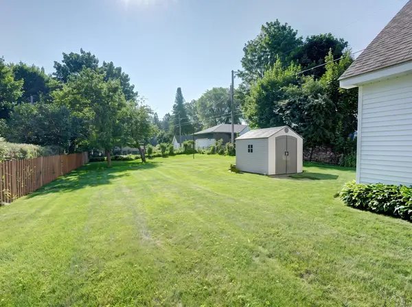 1113 Douglas CT, Waukegan, IL 60085