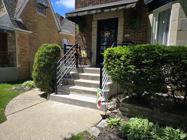 3312 N New England AVE, Chicago, IL 60634