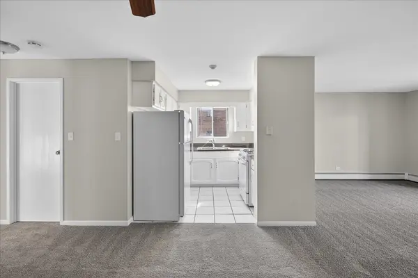 716 W 65th ST #6, Westmont, IL 60559