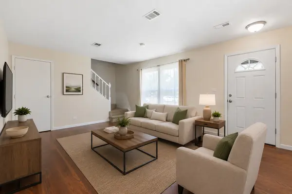 2208 Ramsey CIR, Schaumburg, IL 60194