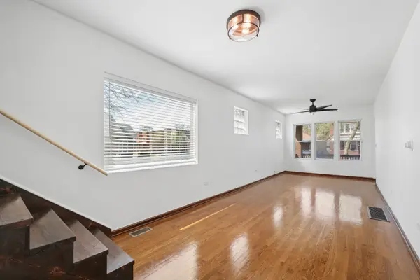 6521 S Saint Lawrence AVE, Chicago, IL 60637
