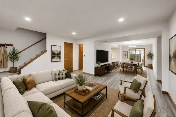 816 Mansfield CT, Schaumburg, IL 60194
