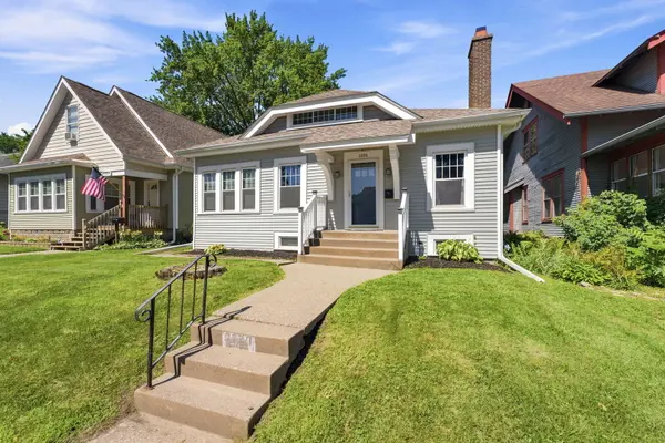 2520 Leclaire ST, Davenport, IA 52803