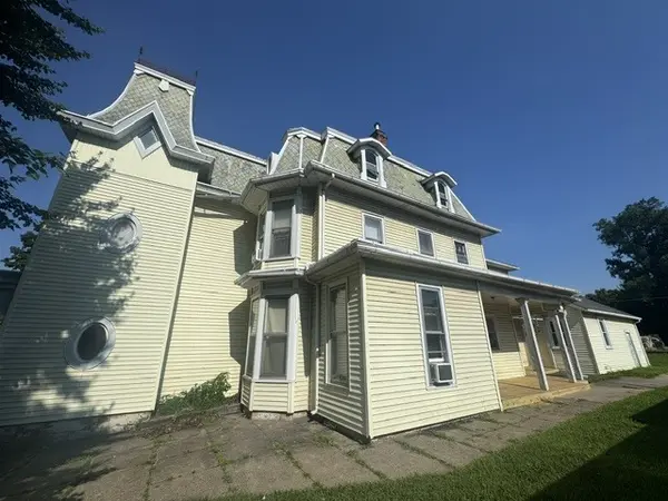 538 10th AVE, Clinton, IA 52732