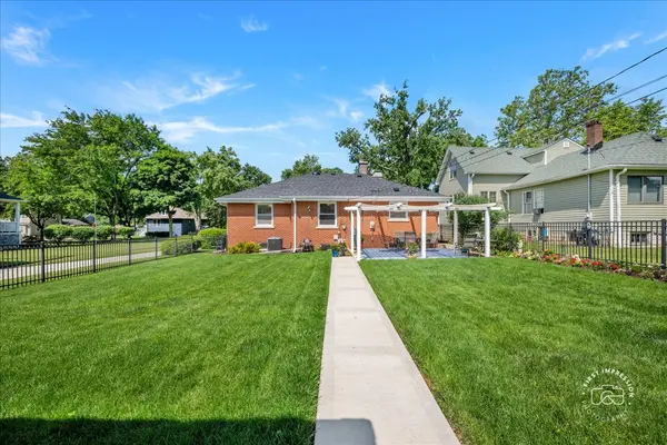 129 S Hudson ST, Westmont, IL 60559