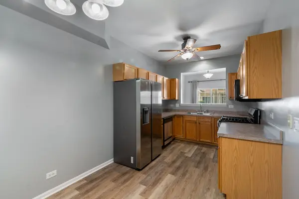 798 COUNTY LINE RD #798, Aurora, IL 60502