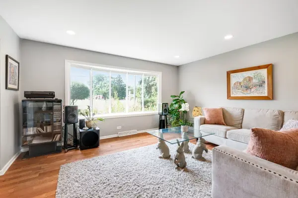 3504 Illinois RD, Wilmette, IL 60091