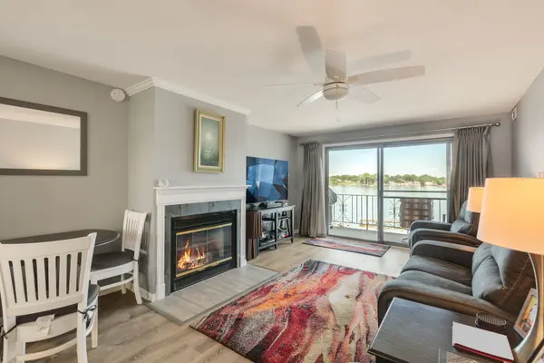 26 N PISTAKEE LAKE RD #3E, Fox Lake, IL 60020