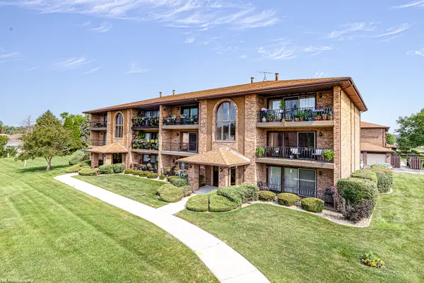 11108 Heritage DR #2B, Palos Hills, IL 60465