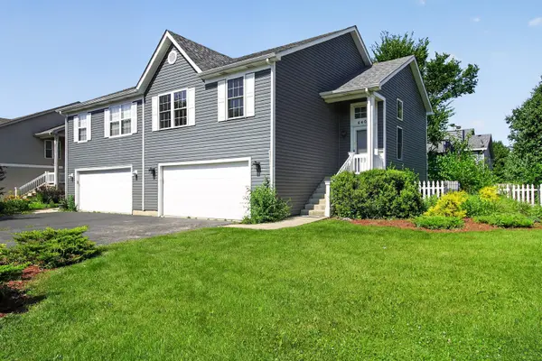 440 Newport CIR, Oswego, IL 60543