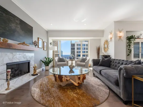 800 N Michigan AVE #4703, Chicago, IL 60611