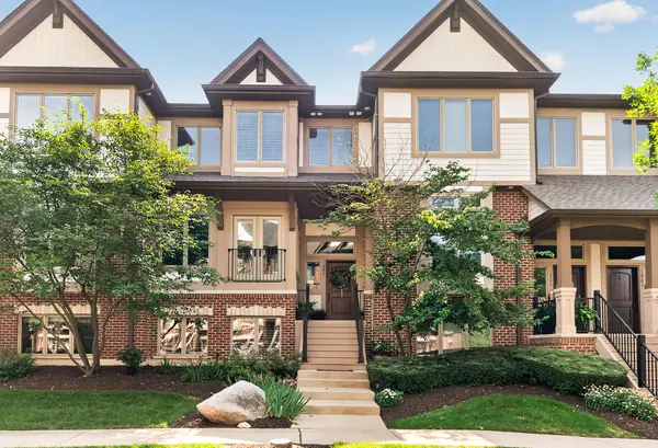 321 Brownstone DR, St. Charles, IL 60174