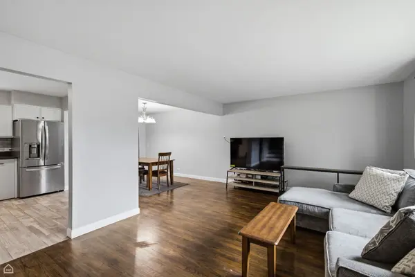 1352 Glen Ellyn RD, Glendale Heights, IL 60139