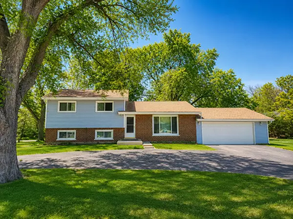 1352 Glen Ellyn RD, Glendale Heights, IL 60139