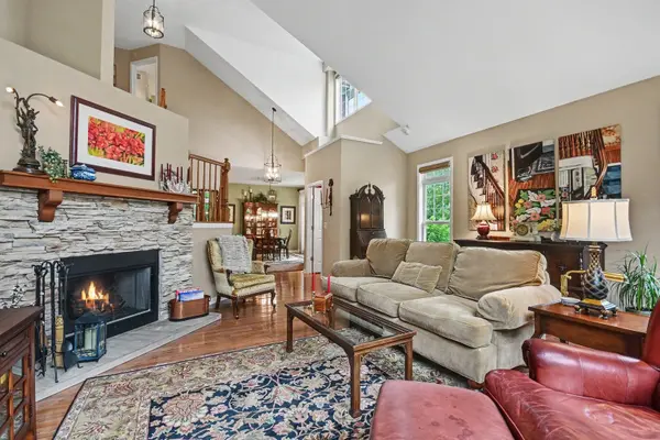 4 Lakebreeze CT, Lake Zurich, IL 60047