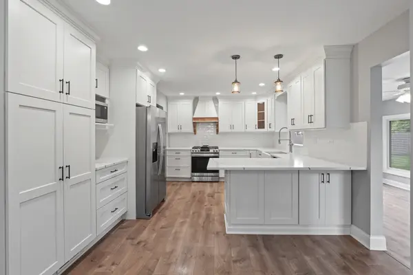 6S415 Concord RD, Naperville, IL 60540