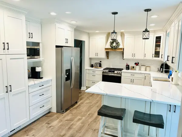 6S415 Concord RD, Naperville, IL 60540