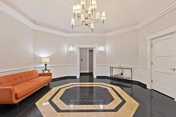 33 W Delaware PL #22H, Chicago, IL 60610