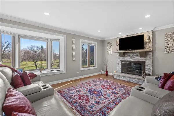 5 Paso Fino ST, Lemont, IL 60439