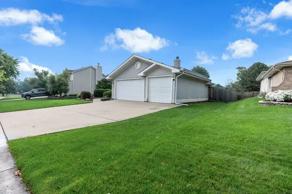 514 Stephanie DR, Lockport, IL 60441