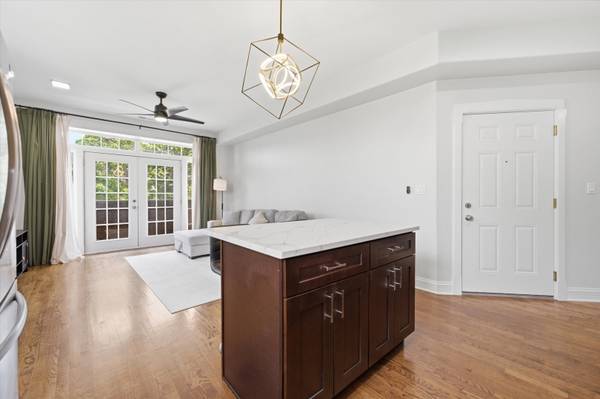 6500 S Minerva AVE #3N, Chicago, IL 60637