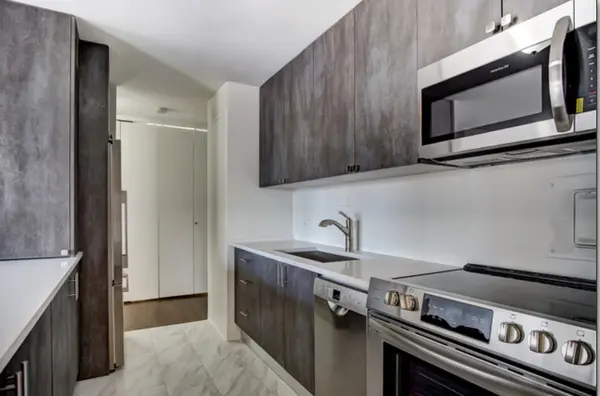 1400 N State Pkwy #10B, Chicago, IL 60610