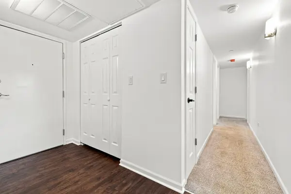 540 Devonshire LN #7, Crystal Lake, IL 60014