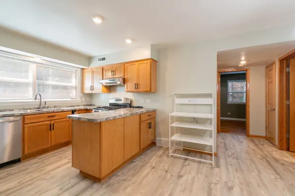 653 South BLVD #101S, Oak Park, IL 60302