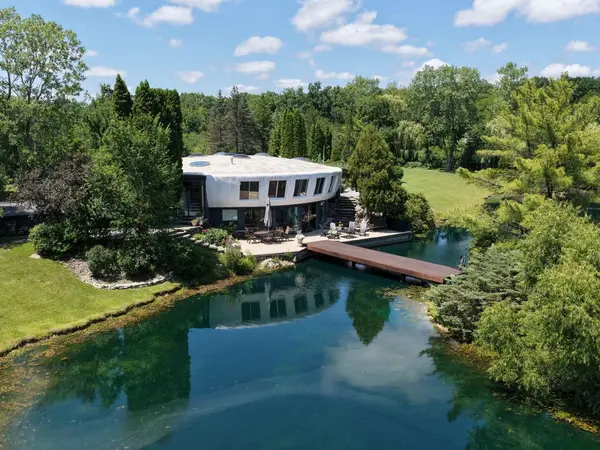 25421 N Saint Marys RD, Libertyville, IL 60048