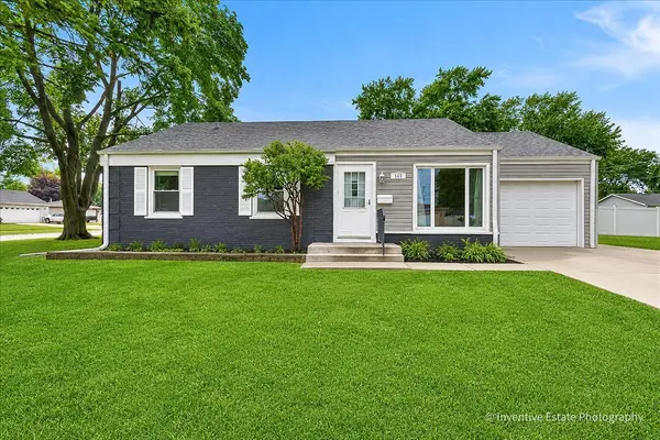 548 S Harvard AVE, Addison, IL 60101