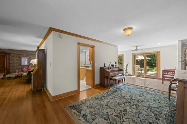 2285 Thorntree LN, Palatine, IL 60067