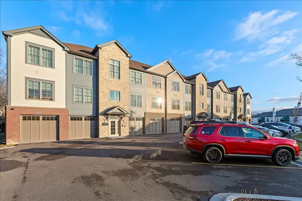 319 S Glendale AVE #303, Barrington, IL 60010