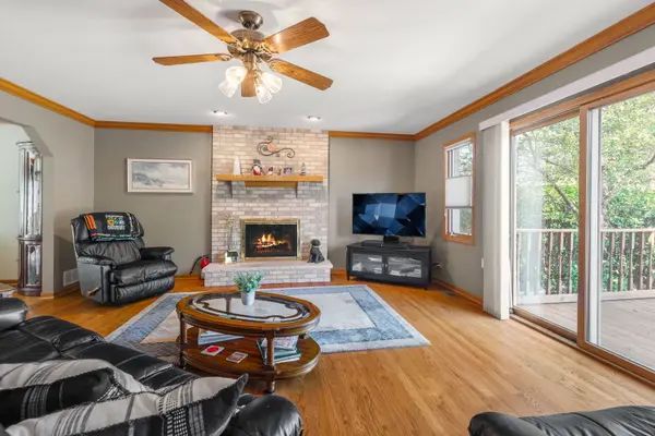 8634 W Park LN, Niles, IL 60714