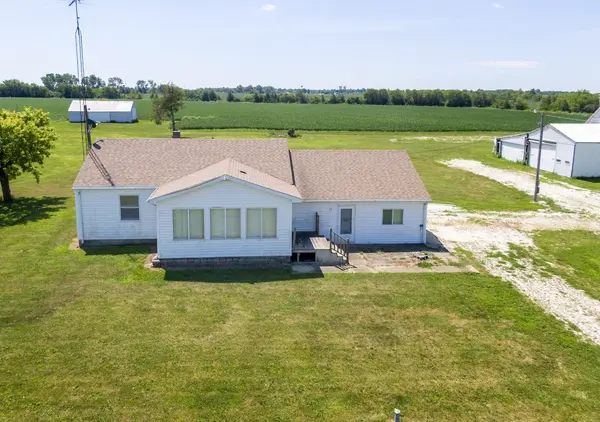 1067 E 3100 North RD, Clifton, IL 60927