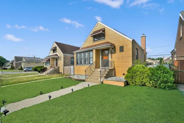 6452 S Knox AVE, Chicago, IL 60629