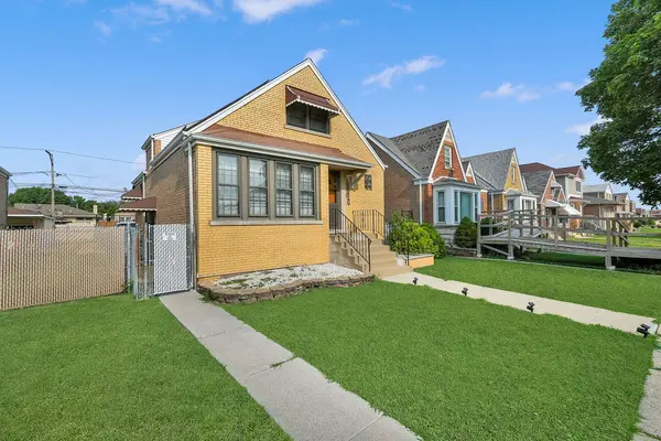 6452 S Knox AVE, Chicago, IL 60629