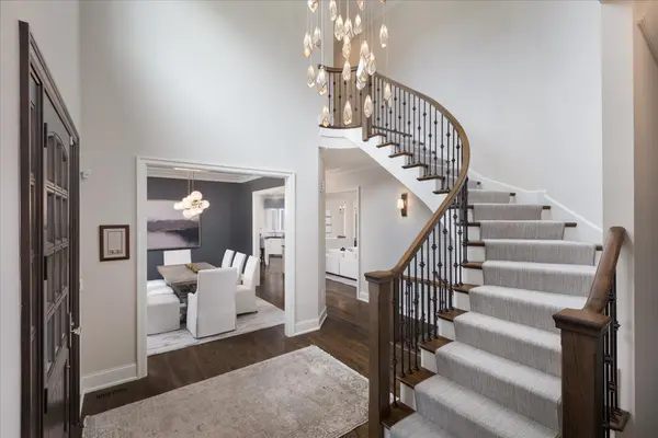 907 Jackson AVE, Naperville, IL 60540