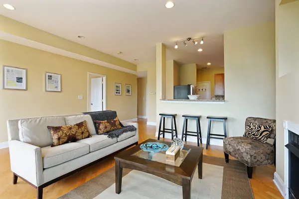 5884 N RIDGE AVE #3, Chicago, IL 60660
