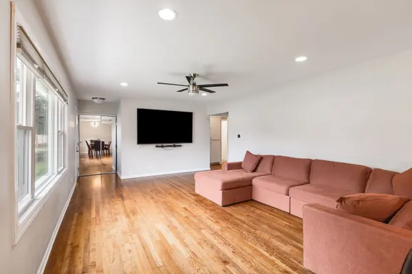810 Cumberland ST, Hoffman Estates, IL 60169