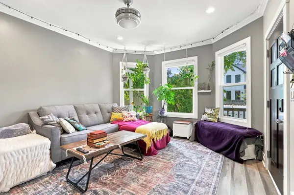 4937 N Bell AVE, Chicago, IL 60625