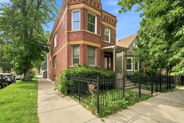 4100 N Kimball AVE, Chicago, IL 60618