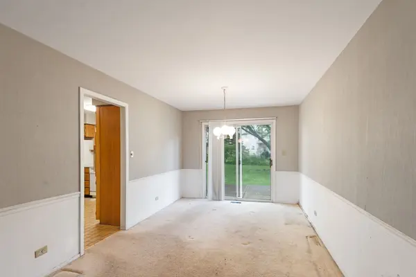 751 Twisted Oak LN, Buffalo Grove, IL 60089